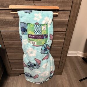 Love Stitch Blue and White Throw Blanket